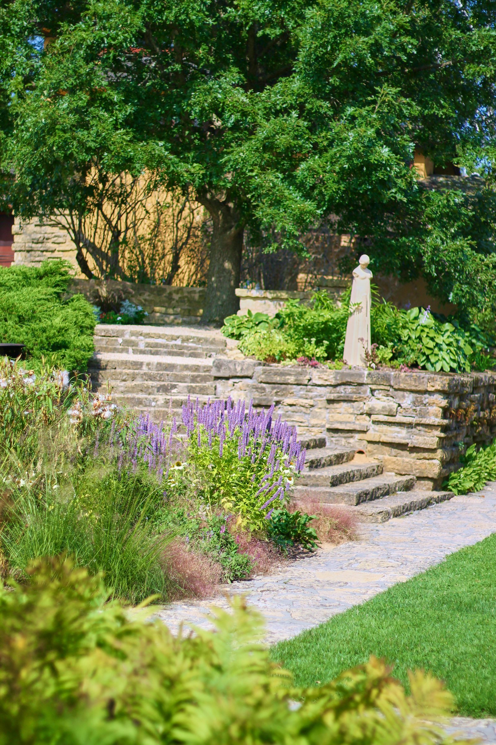 Decorative Stone & Gravel example 2 – South Wales Tree and Landscapes