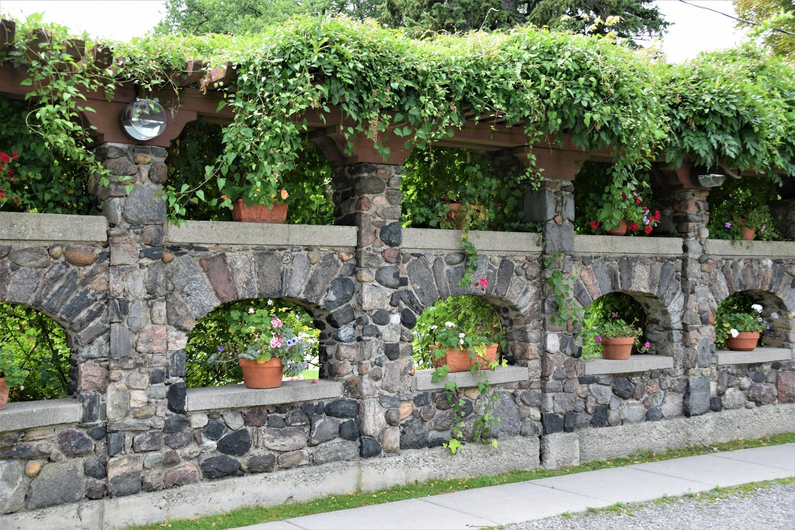 Garden Walls example 2 – South Wales Tree and Landscapes